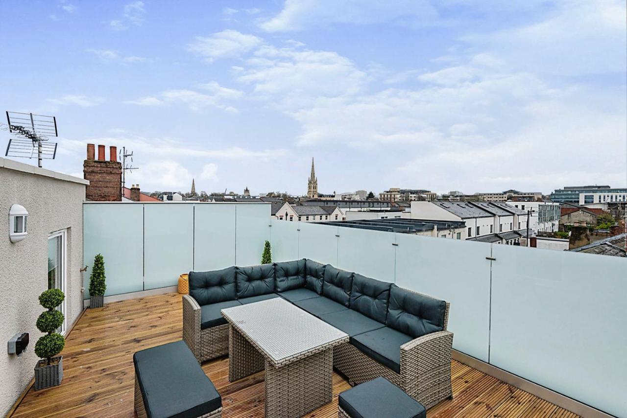 The Burton Penthouse By Fortuna Property Cheltenham Bagian luar foto