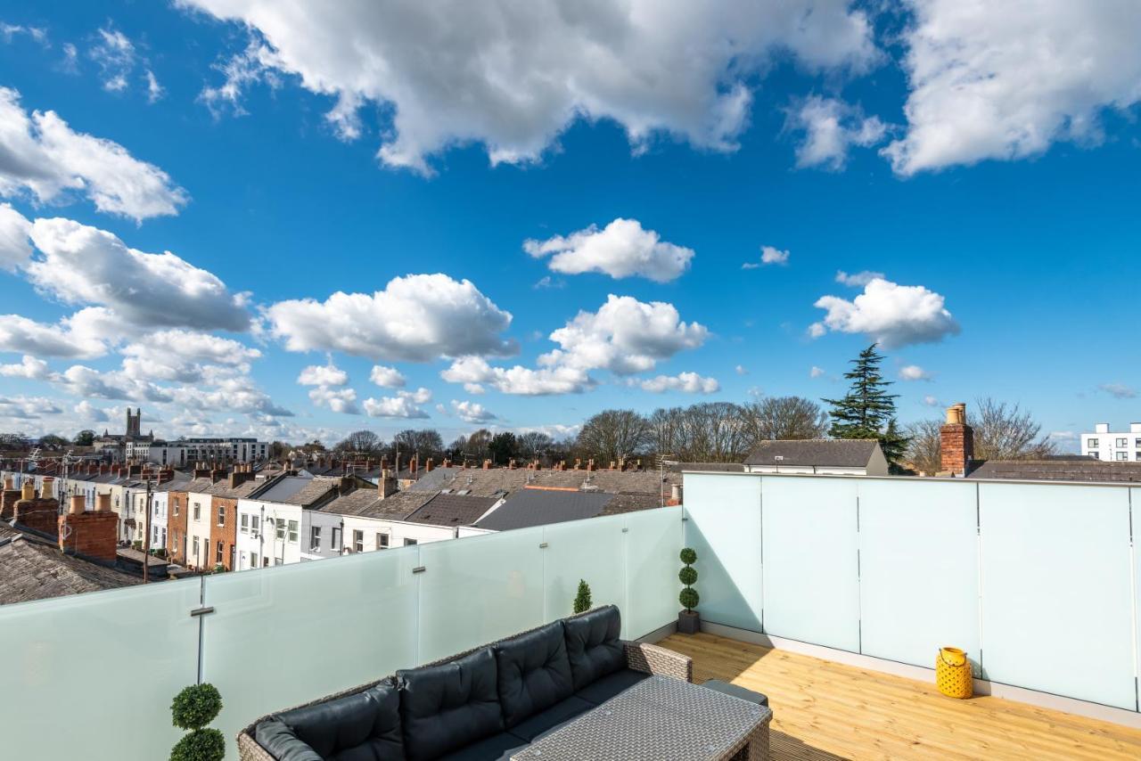 The Burton Penthouse By Fortuna Property Cheltenham Bagian luar foto